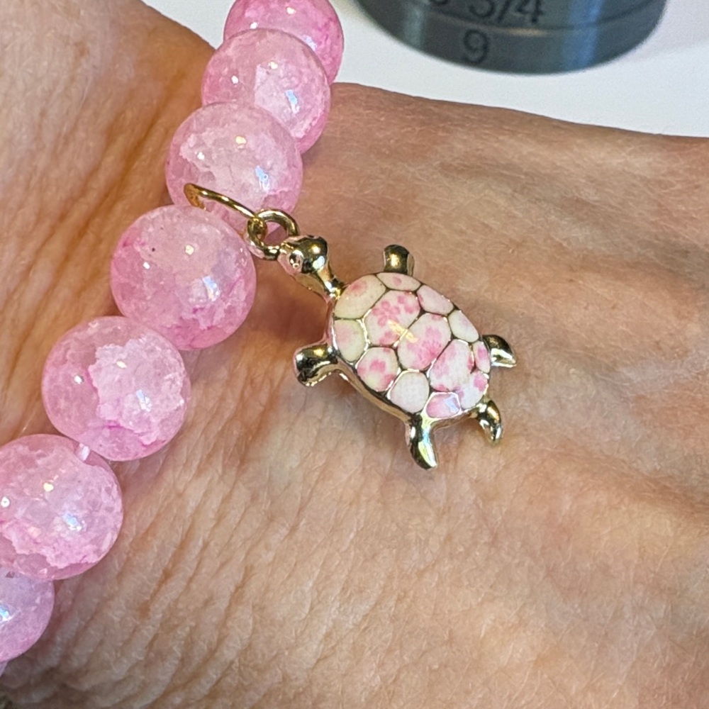 Turtle Stretch Pink Crackle Glass Beaded Bracelet with Turtle Charm